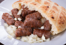 Ćevapi vom Balkan: Herkunft, Grillkultur und unser bosnisches Original-Rezept